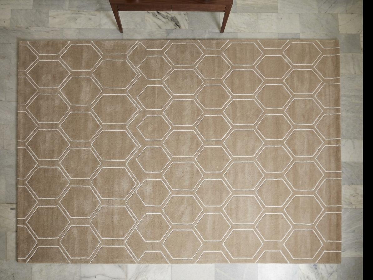 Hand-Tufted Wool Hexagon Rug, Neutral Beige Honeycomb Carpet, Sculpted Living Room Bedroom – view 5